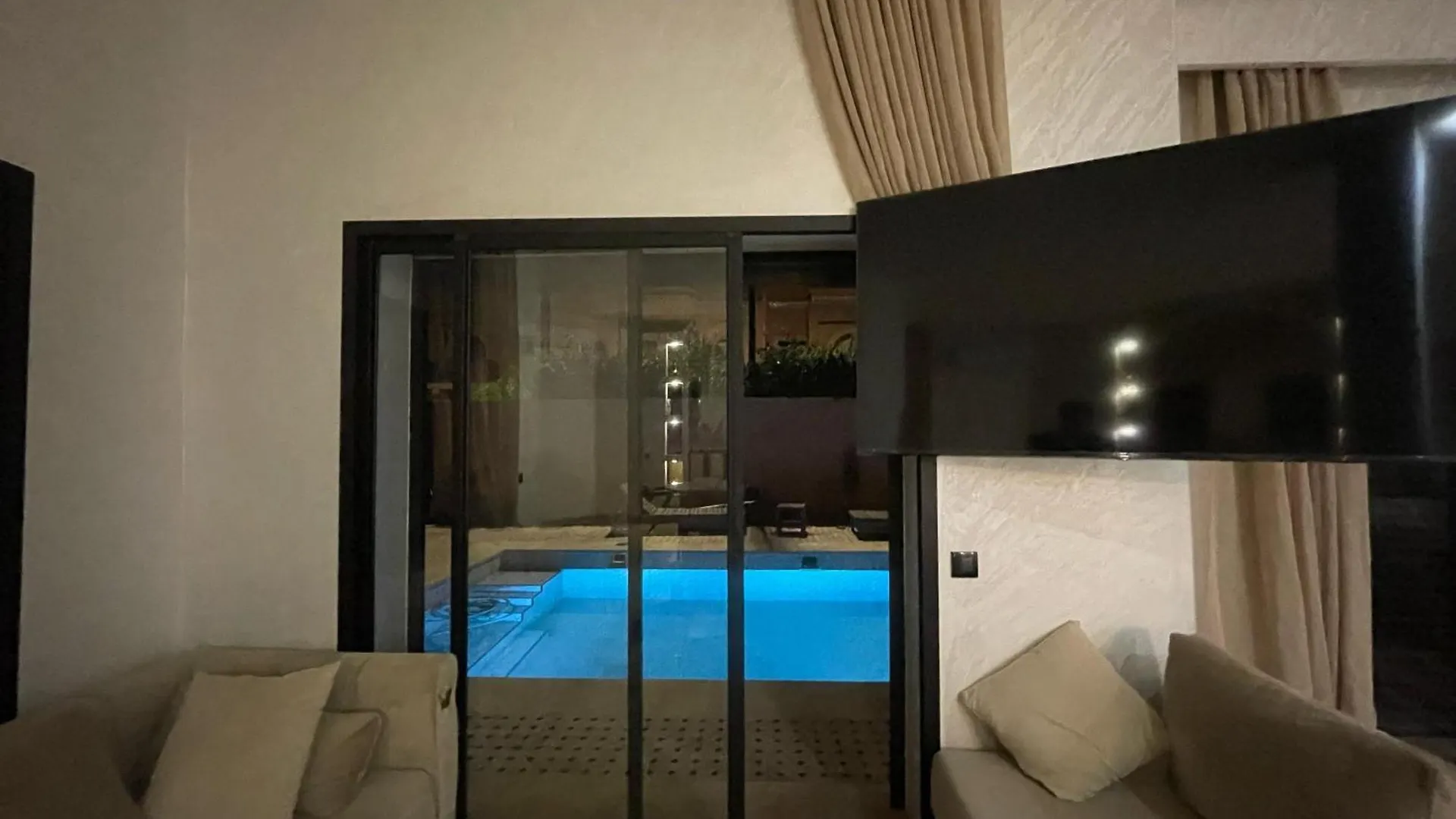 ホームステイ Chambre Villa, Jardin & Piscine マラケシュ